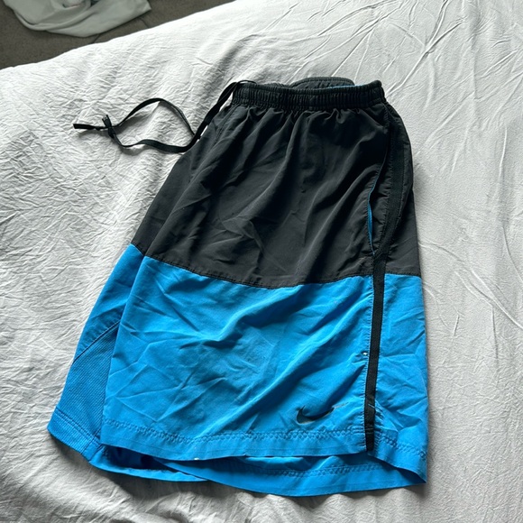 Men’s Nike Shorts - Picture 1 of 2